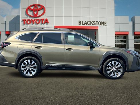 Used 2023 Subaru Outback Limited AWD/4WD image 2