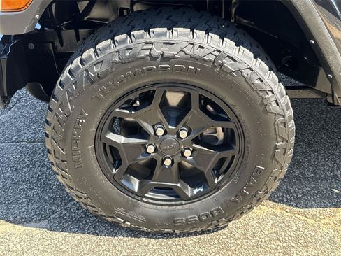 Used 2021 Jeep Gladiator Sport AWD/4WD image 10