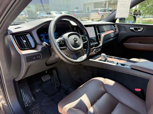 Certified 2024 Volvo XC60 T8 Plus w/ Climate Package AWD/4WD image 11