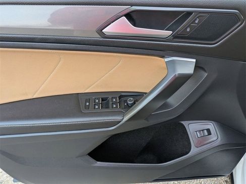 Used 2022 Volkswagen Tiguan SE image 13