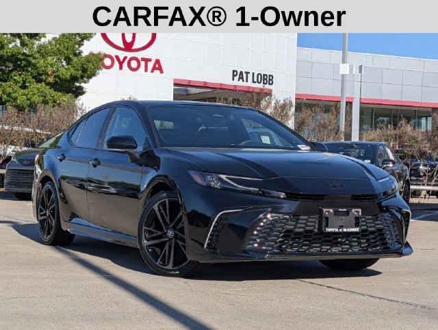 Used 2025 Toyota Camry XSE w/ Premium Package FWD image 2