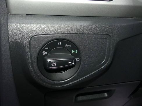 Used 2022 Volkswagen Atlas SE w/ Panoramic Sunroof Package FWD image 30