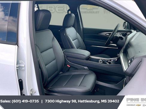 New 2026 Chevrolet Traverse LT w/ Driver Confidence Package FWD image 6