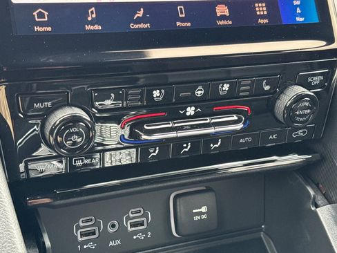 New 2025 Jeep Grand Cherokee Limited w/ Luxury Tech Group II image 26