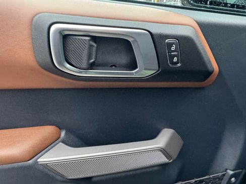 Used 2023 Ford Bronco Outer Banks w/ Sasquatch Package image 4