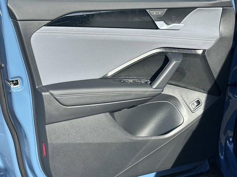 New 2026 Volkswagen Tiguan SE FWD image 13