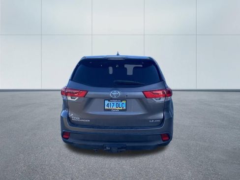 Used 2017 Toyota Highlander Plus AWD/4WD image 5
