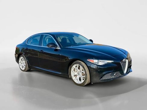 Used 2018 Alfa Romeo Giulia Ti image 7