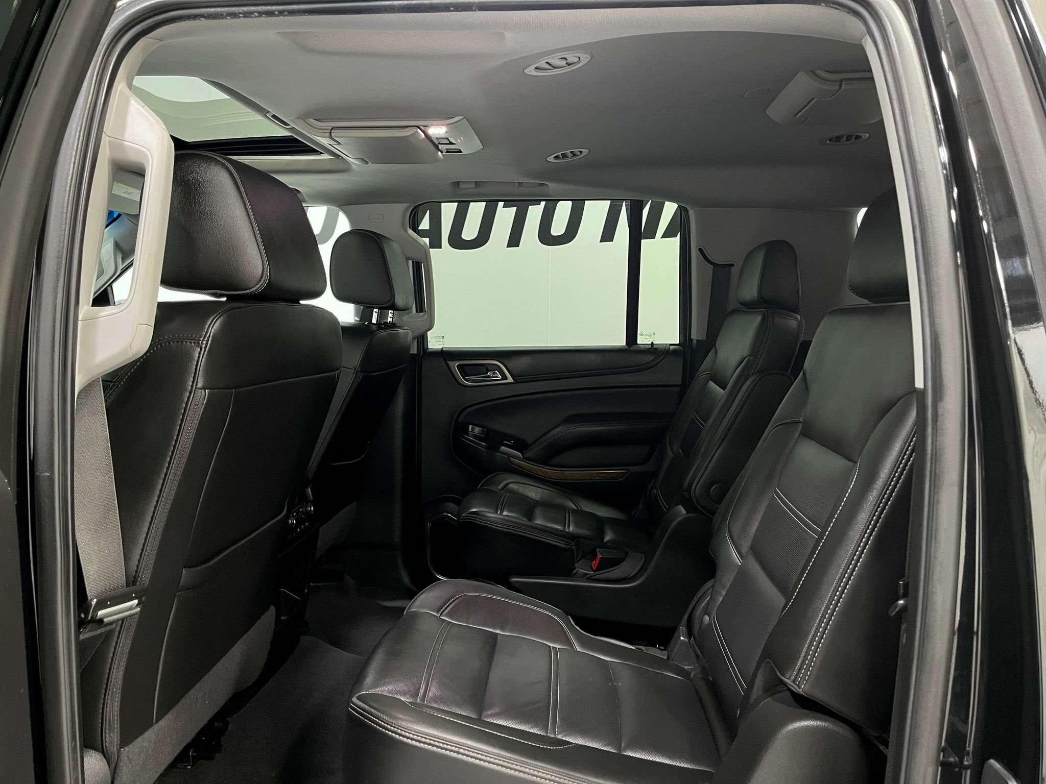 Used 2020 GMC Yukon XL Denali w/ Denali Ultimate Package AWD/4WD image 31