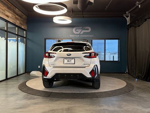 Used 2024 Subaru Crosstrek 2.0i Premium image 4