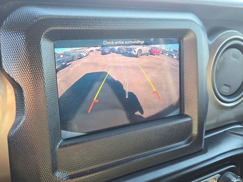 Used 2019 Jeep Wrangler Unlimited Sport S image 21