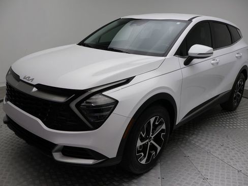 Used 2024 Kia Sportage EX image 2