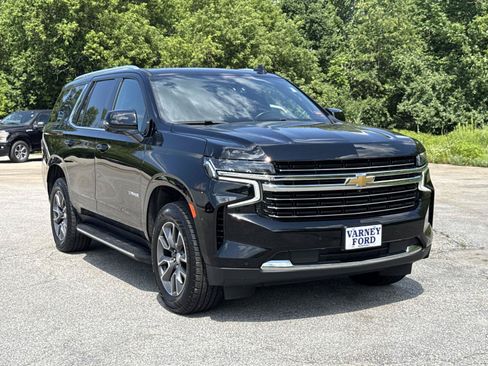 Used 2022 Chevrolet Tahoe LT w/ LT Signature Plus Package AWD/4WD image 3