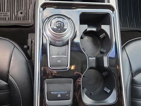 Used 2020 Ford Edge SEL w/ Cold Weather Package image 21