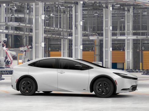 New 2026 Toyota Prius LE image 13