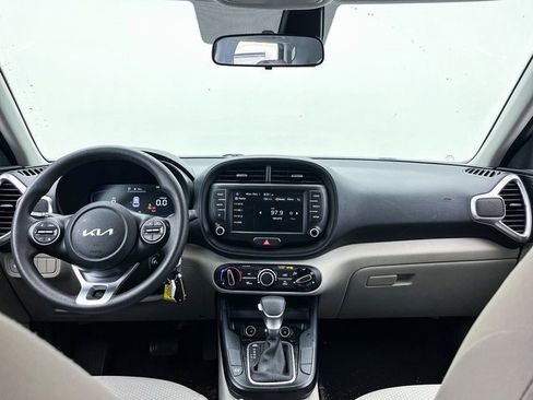 Certified 2023 Kia Soul LX image 17