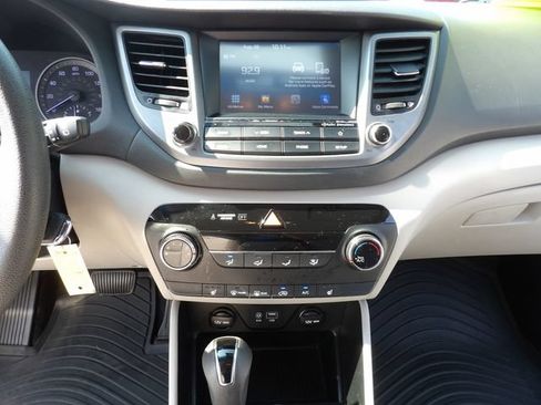 Used 2018 Hyundai Tucson SEL FWD image 16