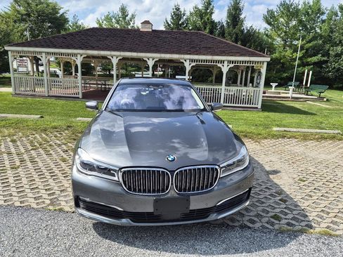 Used 2016 BMW 750i xDrive AWD/4WD image 2