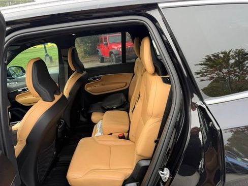 Used 2023 Volvo XC90 B6 Ultimate w/ Lounge Package AWD/4WD image 14