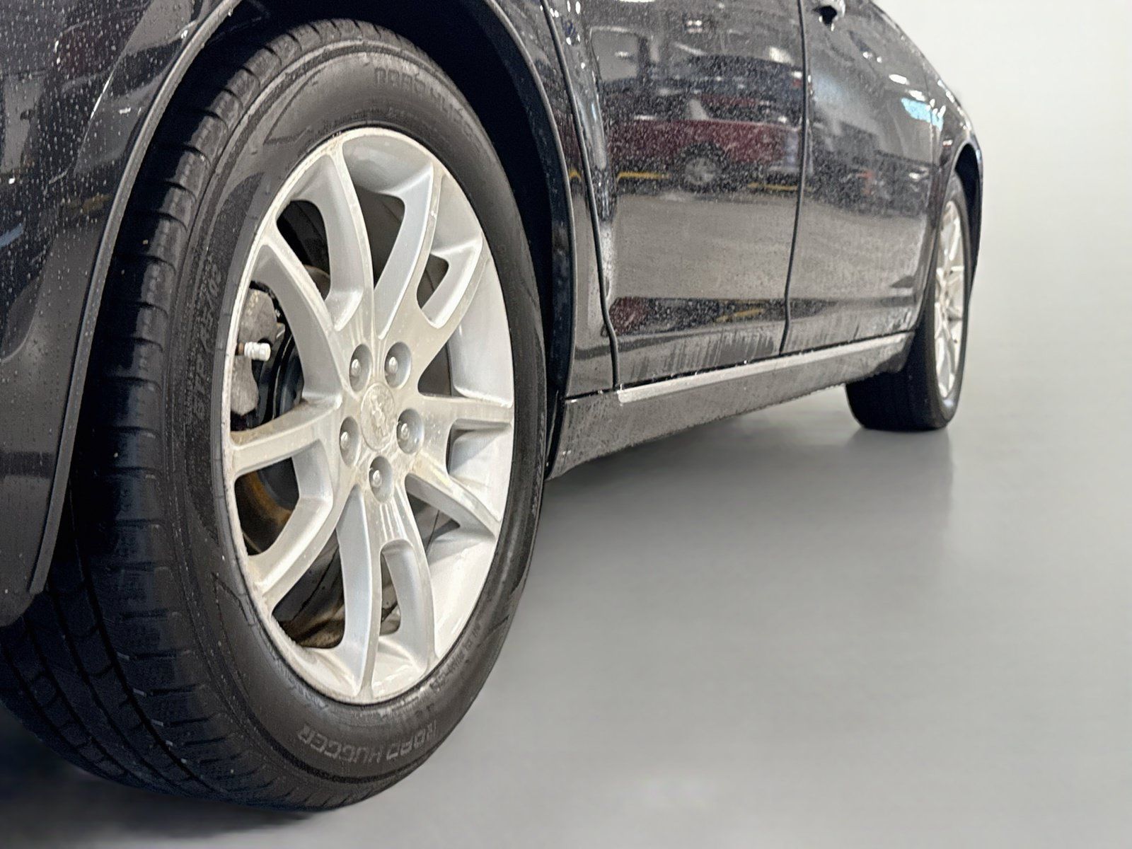 Used 2009 Chevrolet Malibu LTZ FWD image 9