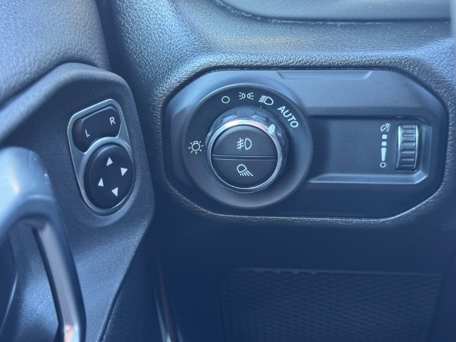 Certified 2023 Jeep Gladiator Overland AWD/4WD image 23