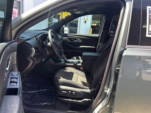 Used 2023 Chevrolet Traverse LT AWD/4WD image 12