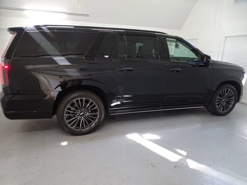 Used 2025 Cadillac Escalade ESV Sport Platinum AWD/4WD image 26