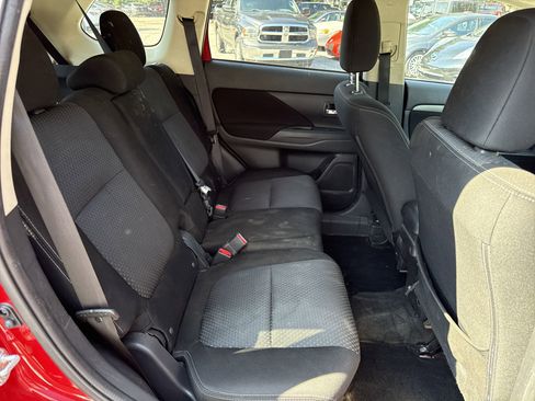 Used 2018 Mitsubishi Outlander ES image 20