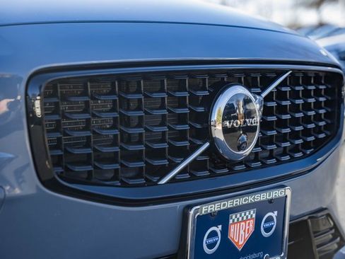 Used 2023 Volvo S60 T8 Plus image 10