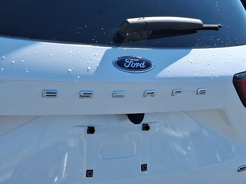Used 2025 Ford Escape PHEV w/ Class II Trailer Tow Package image 31