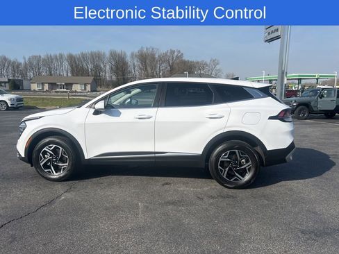 Used 2025 Kia Sportage LX image 7