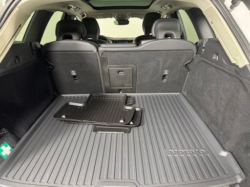 Certified 2024 Volvo XC60 B5 Plus w/ Protection Package Premier AWD/4WD image 10