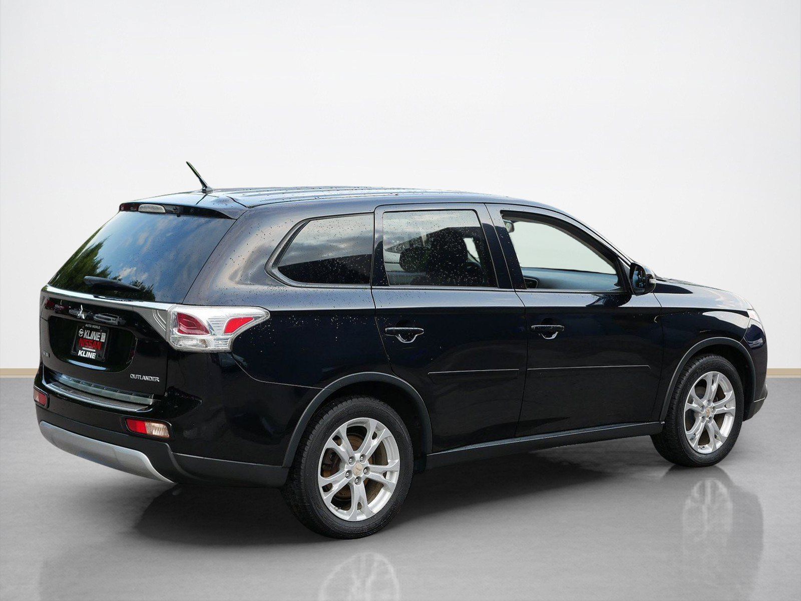 Used 2015 Mitsubishi Outlander SE AWD/4WD image 5