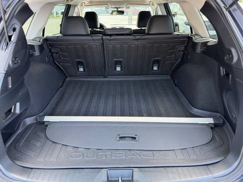 Used 2017 Subaru Outback 2.5i Limited AWD/4WD image 7
