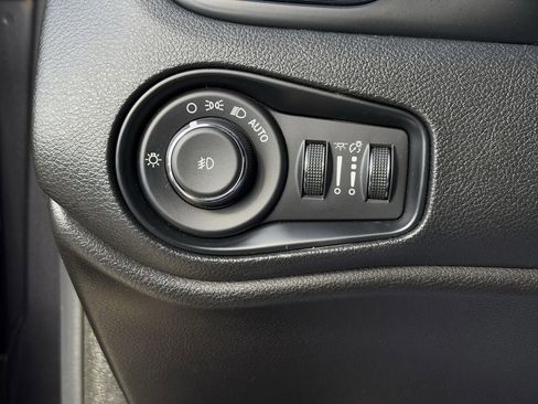 Used 2017 Jeep Renegade Altitude image 22