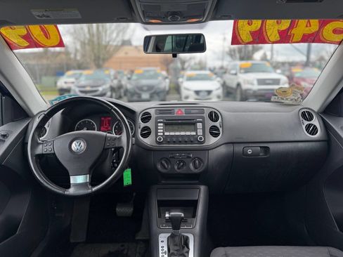 Used 2009 Volkswagen Tiguan SE image 12