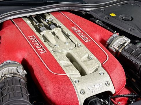 Used 2019 Ferrari 812 Superfast RWD image 25
