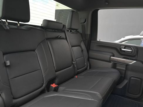 Used 2022 Chevrolet Silverado 2500 LTZ w/ Z71 Off-Road Package AWD/4WD image 9