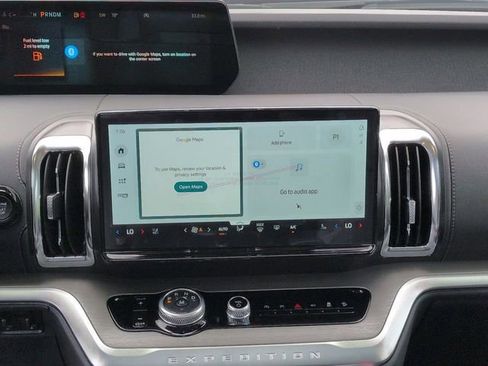 New 2025 Ford Expedition Max Platinum w/ Driver's Package image 18