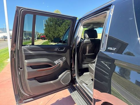 Used 2016 GMC Yukon XL SLT w/ Open Road Package AWD/4WD image 19