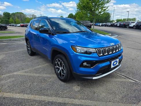Used 2024 Jeep Compass Limited w/ Sun and Sound Group AWD/4WD image 5