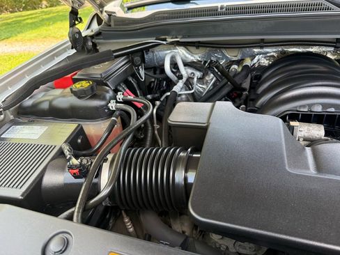 Used 2016 Chevrolet Suburban LT AWD/4WD image 43