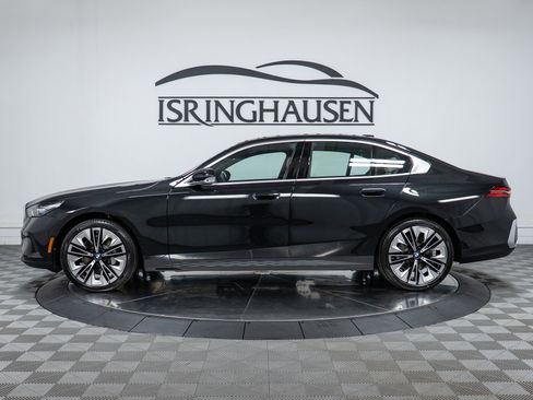 New 2026 BMW 530i xDrive w/ Premium Package image 8