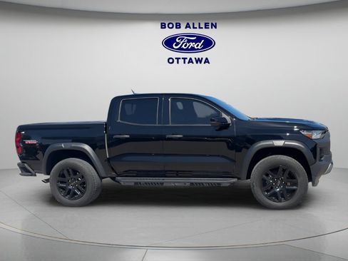 Used 2024 Chevrolet Colorado Trail Boss w/ Advanced Trailering Package AWD/4WD image 6