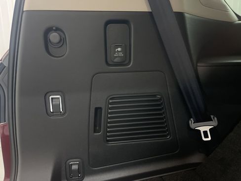 Certified 2025 INFINITI QX80 Sensory image 36