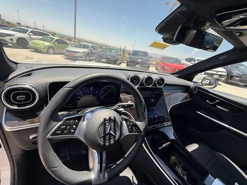 Used 2026 Mercedes-Benz GLC 300 4MATIC image 12