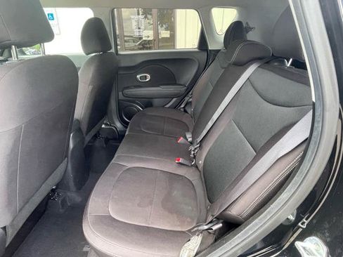 Used 2018 Kia Soul FWD image 13