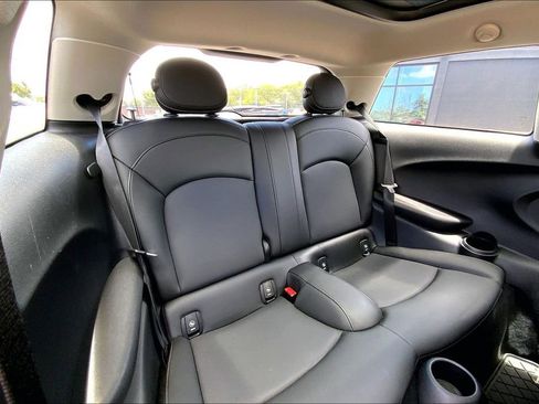 Used 2020 MINI Cooper 2-Door Hardtop FWD image 26