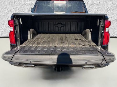 Used 2025 Chevrolet Silverado 1500 High Country w/ High Country Premium Package AWD/4WD image 12