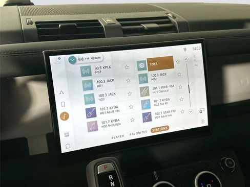 Certified 2025 Land Rover Defender 90 S AWD/4WD image 9